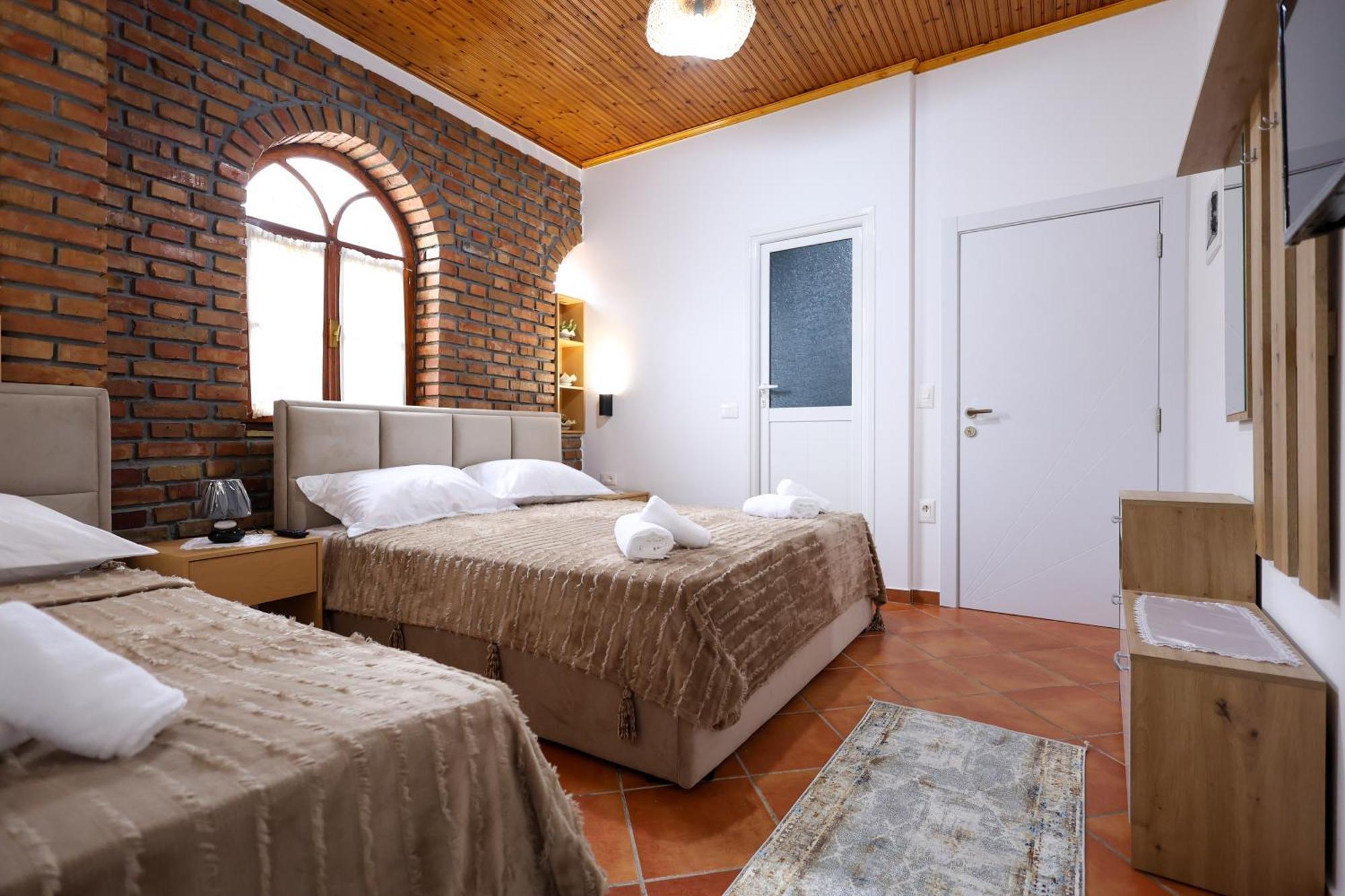 Hotel Boutique Buzi Berat Eksteriør bilde