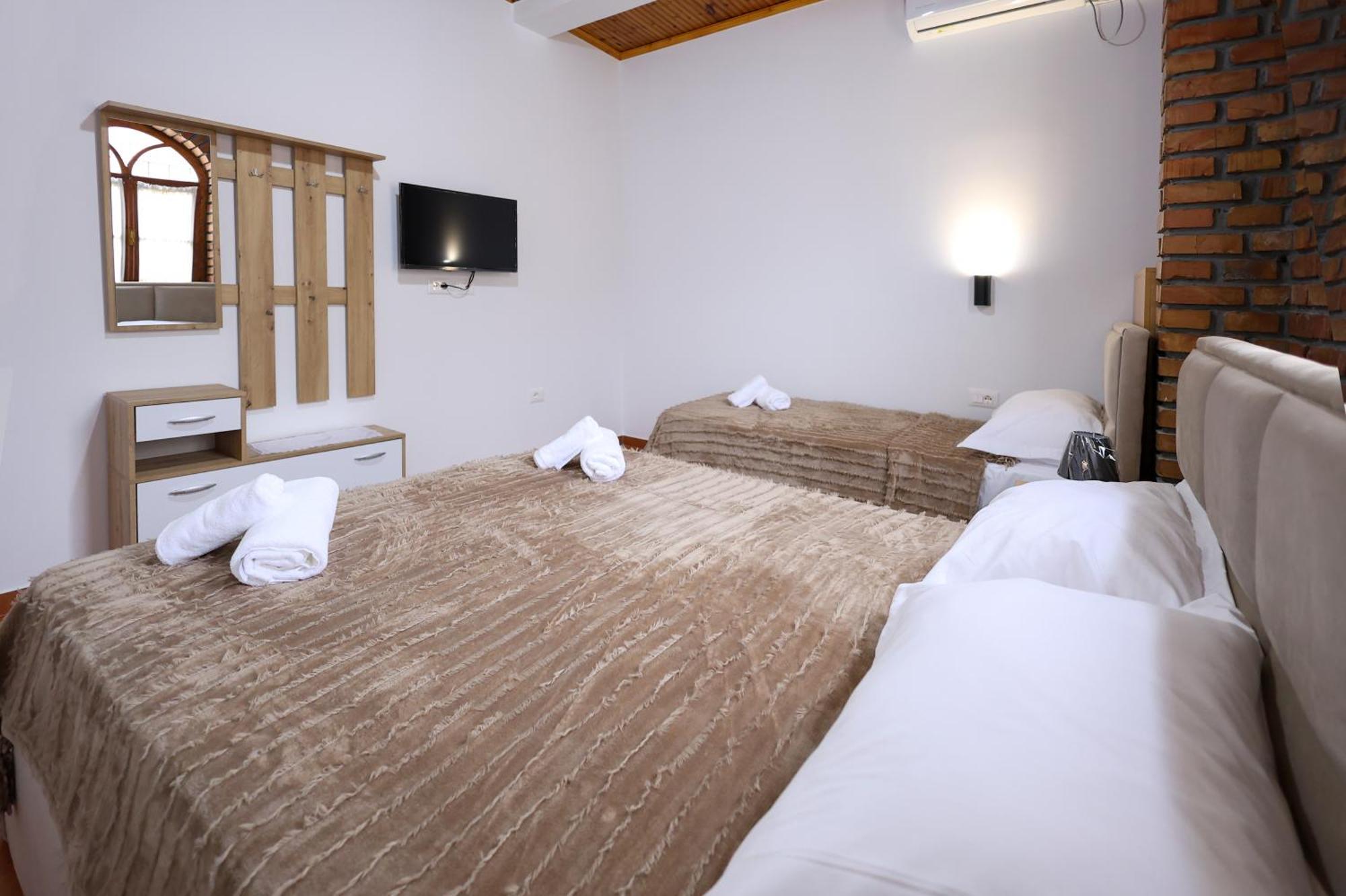 Hotel Boutique Buzi Berat Eksteriør bilde