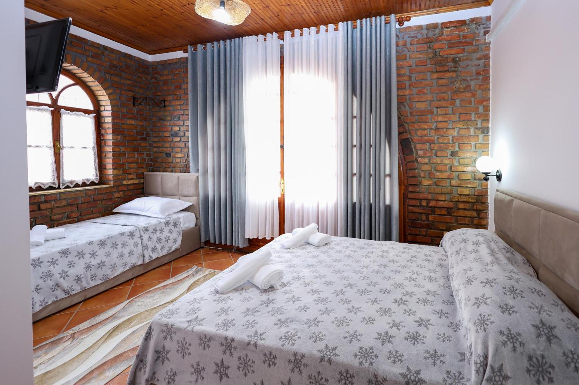 Hotel Boutique Buzi Berat Eksteriør bilde